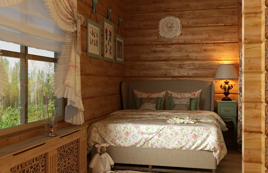 Маленькая спальня в деревянном доме