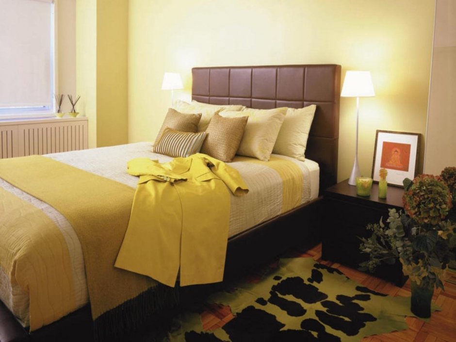 Желто коричневая спальня (35 фото)