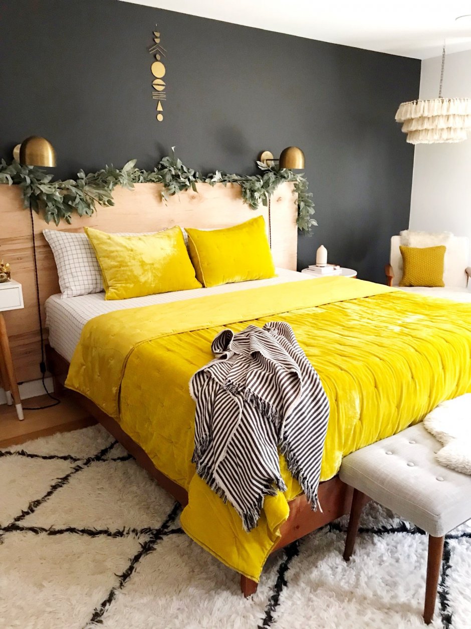 Спальня в серо желтых тонах