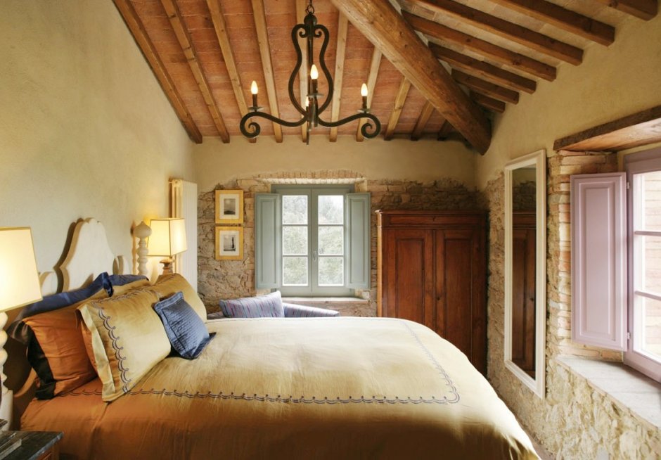 Уютная спальня в итальянском стиле