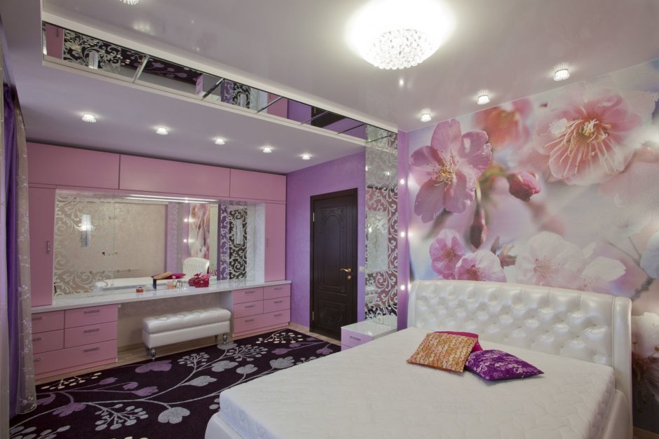 Спальня в лиловых-розовых тонах