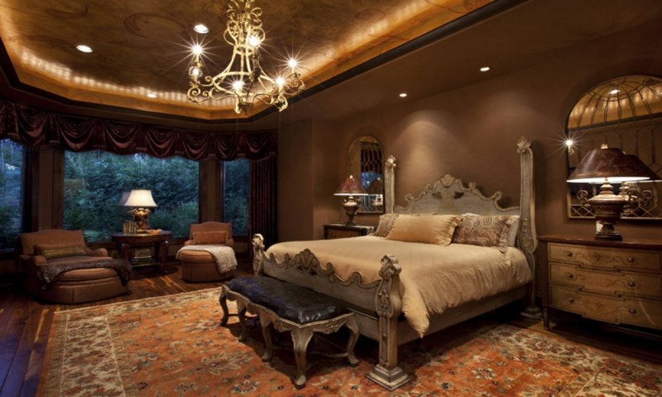Шикарная спальня в особняке
