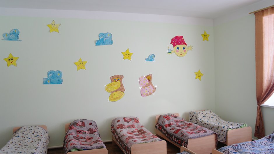 Украсить спальню в детском саду