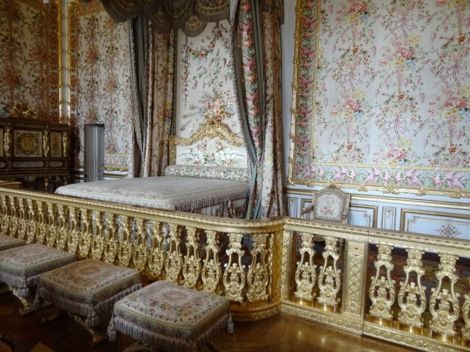 Королевская спальня Версаля Архитектор