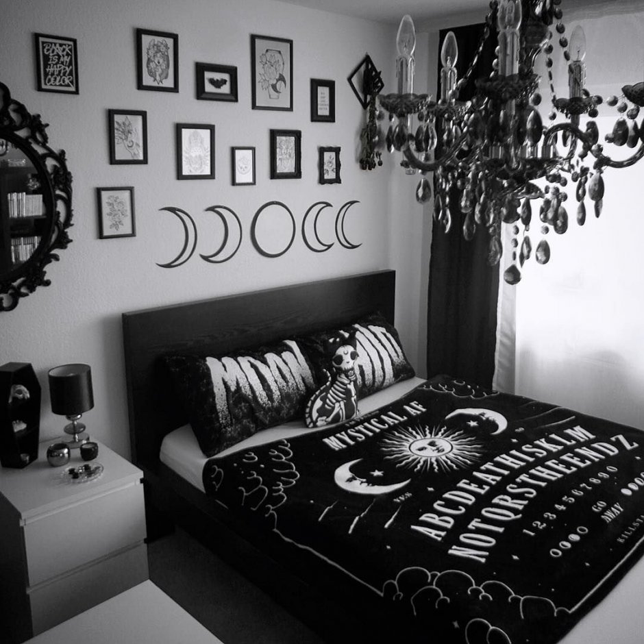 Черно белая спальня