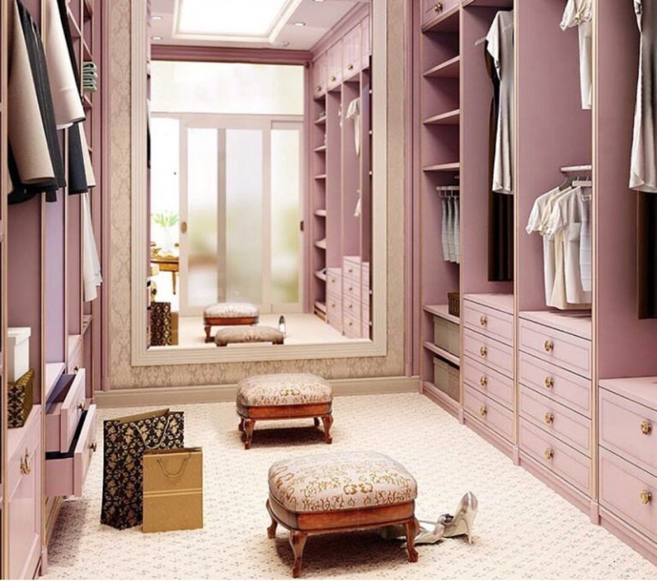 Красивая гардеробная комната