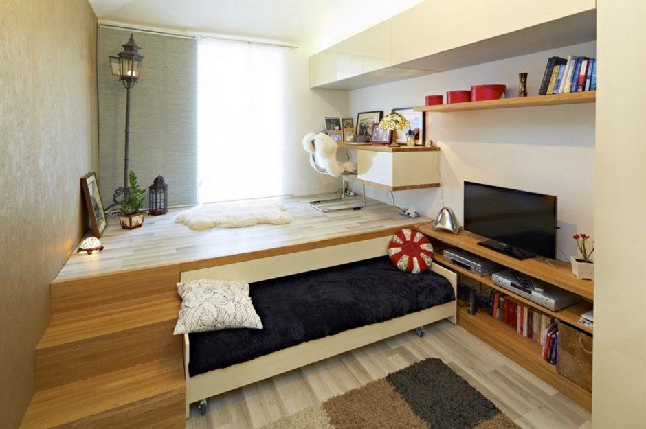Подиум в квартире с выдвижной кроватью