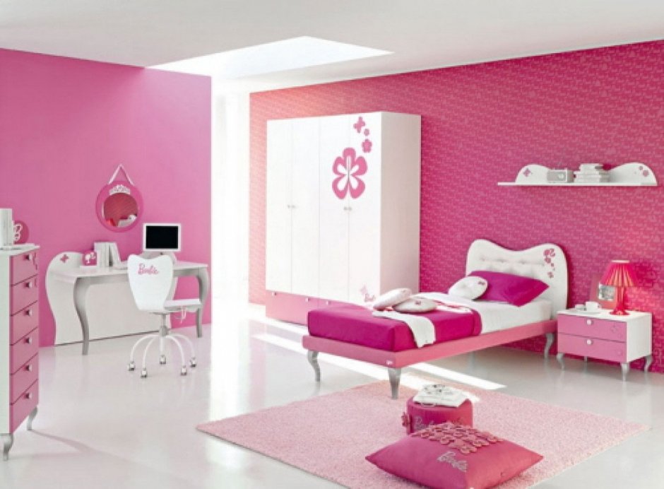 Розовые мебели для девушки