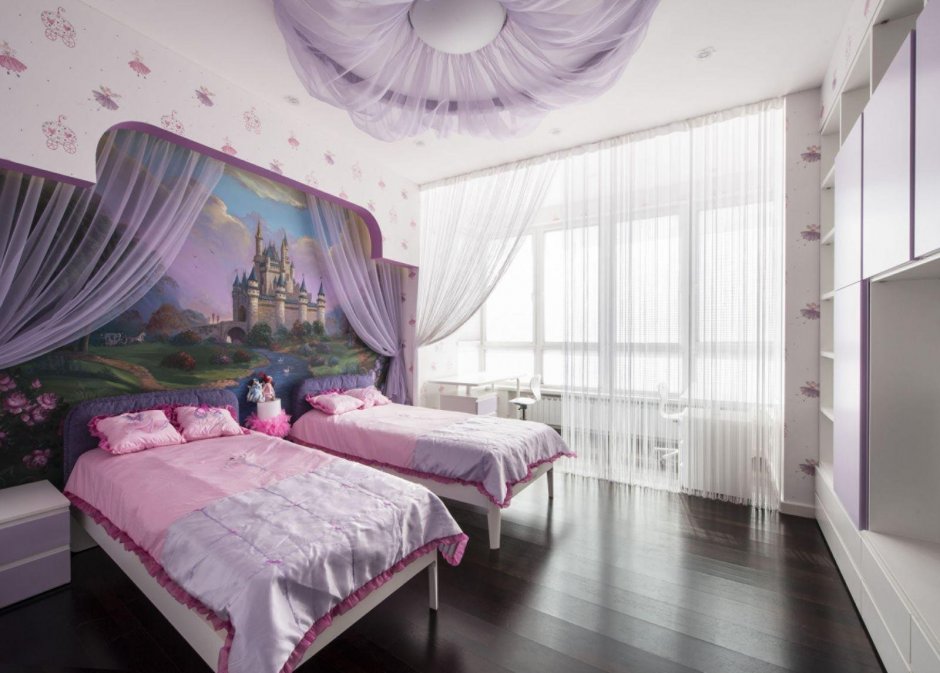 Детская комната в розово сиреневых тонах