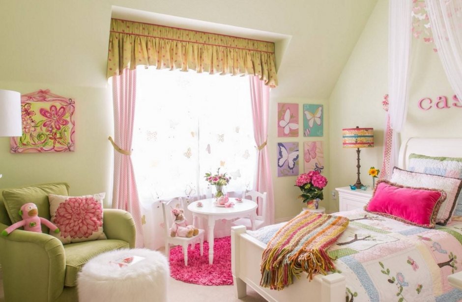 Уютная спальня для девочки подростка