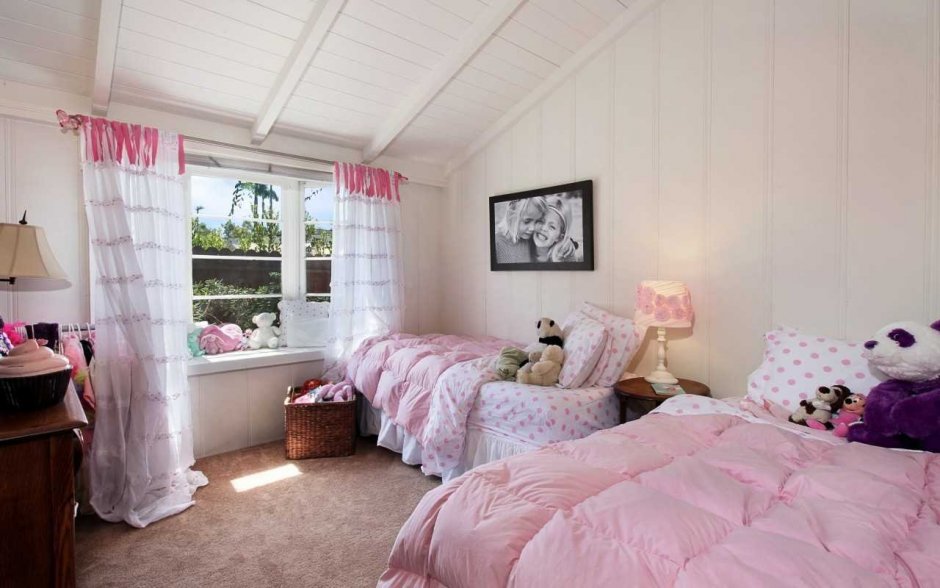 Уютная спальня в розовых тонах