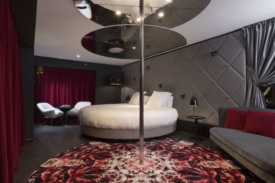 Марсель Вандерс отель “Lute Suites” в Амстердаме.