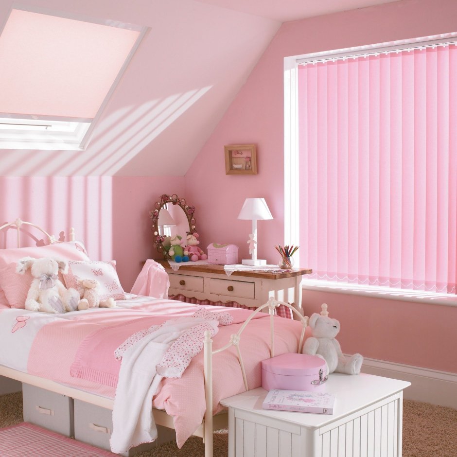 Детская спальня в розовых тонах