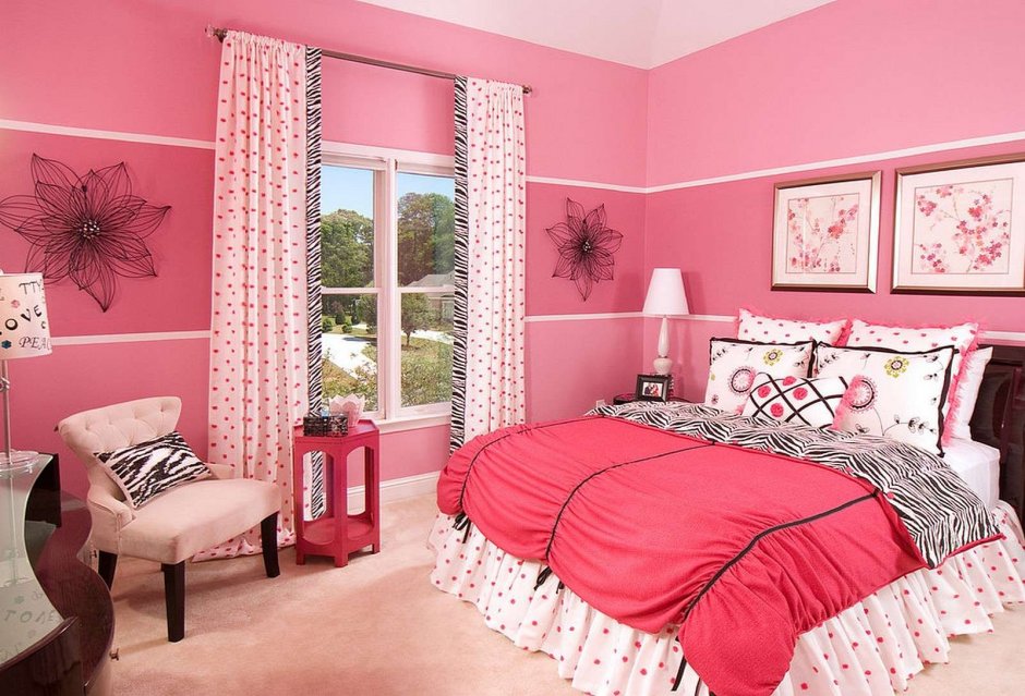 Комната в розовых оттенках