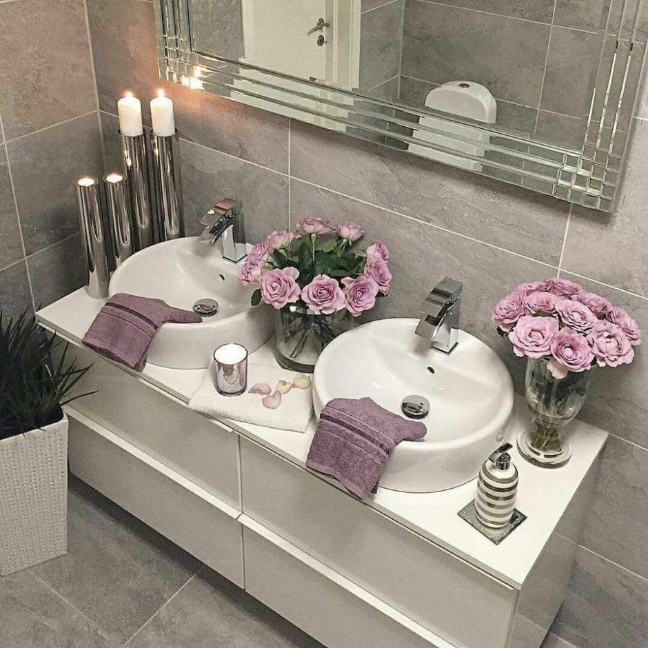 Ванная комната в серо розовых тонах