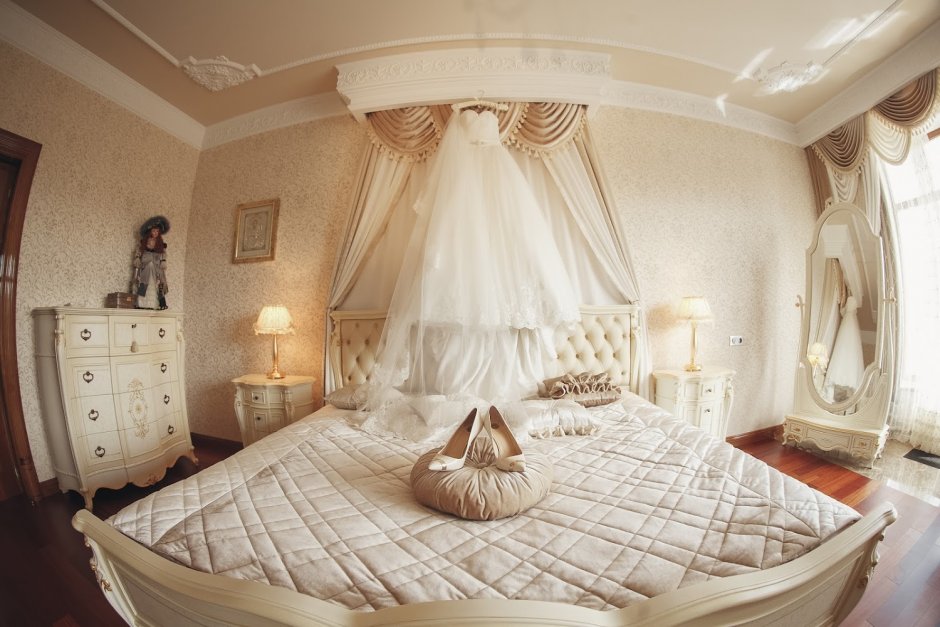 Красивые спальни для молодоженов