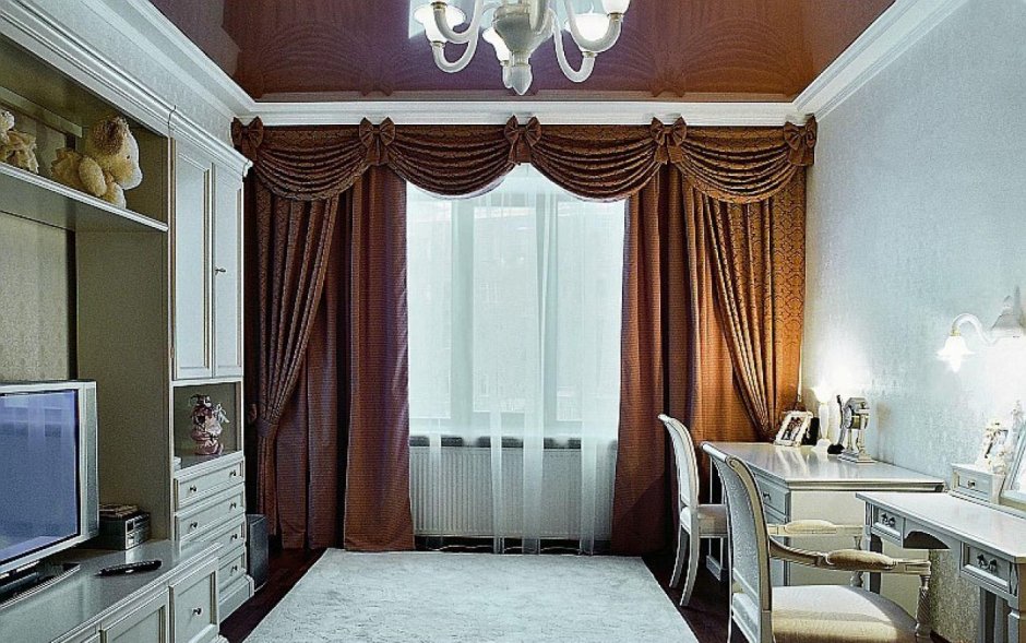 Ламбрекены для спальни в классическом стиле