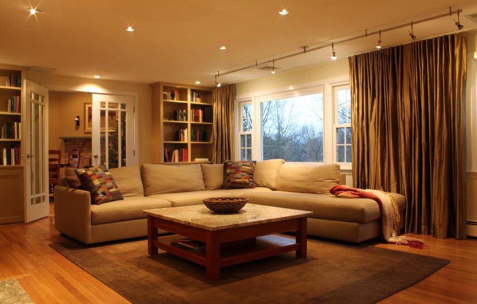 Современная и большая гостиная для парня