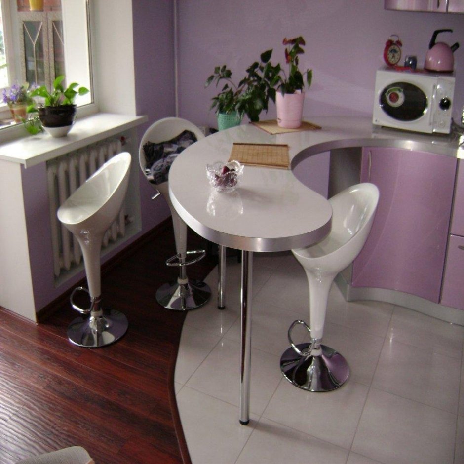Необычные кухонные столы для маленькой кухни