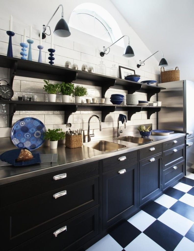 Синяя кухня в английском стиле