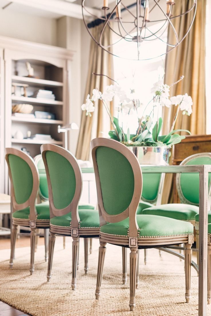 Зелёные стулья в интерьере кухни (63 фото)