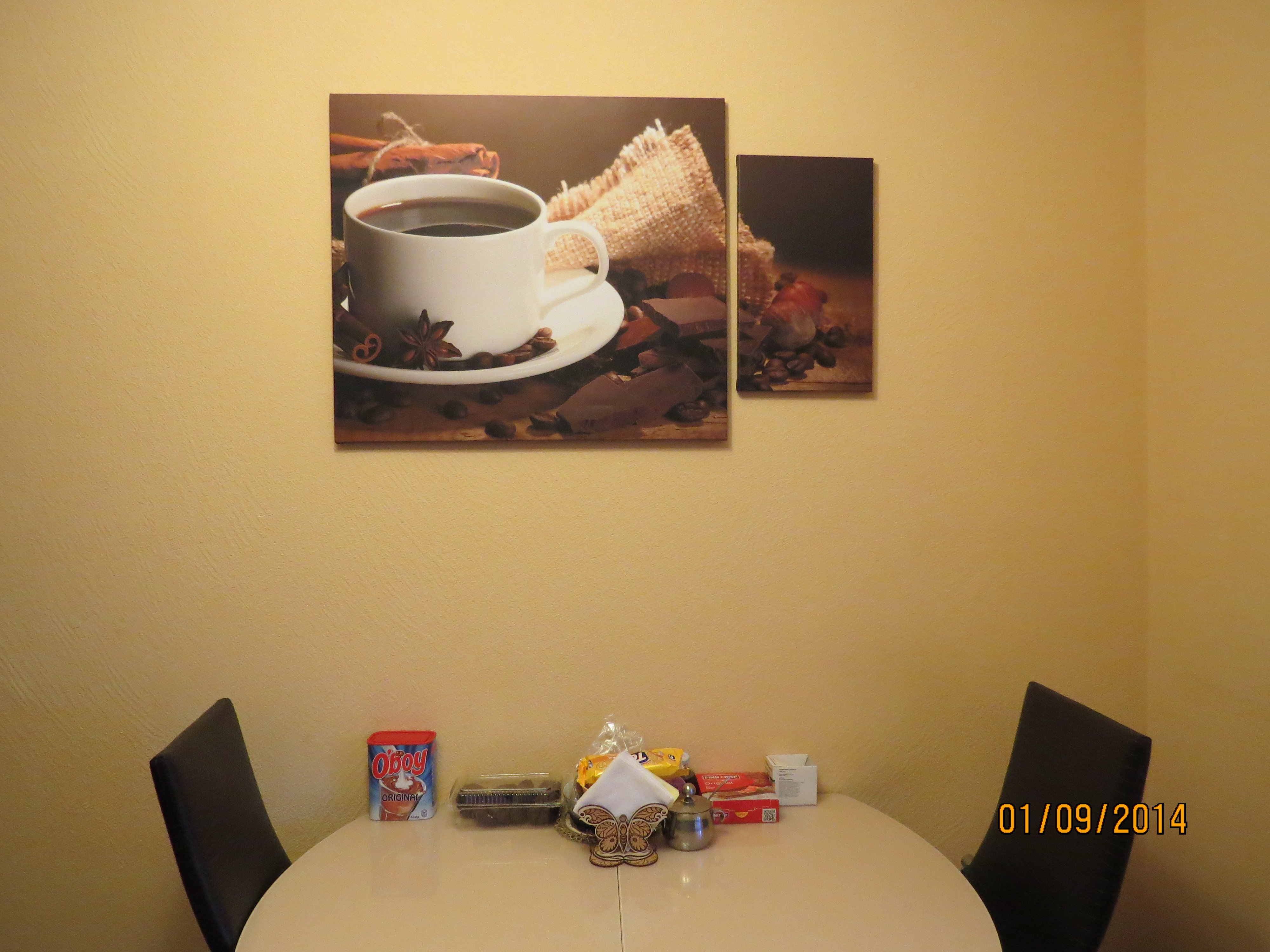 Картина на кухне над столом