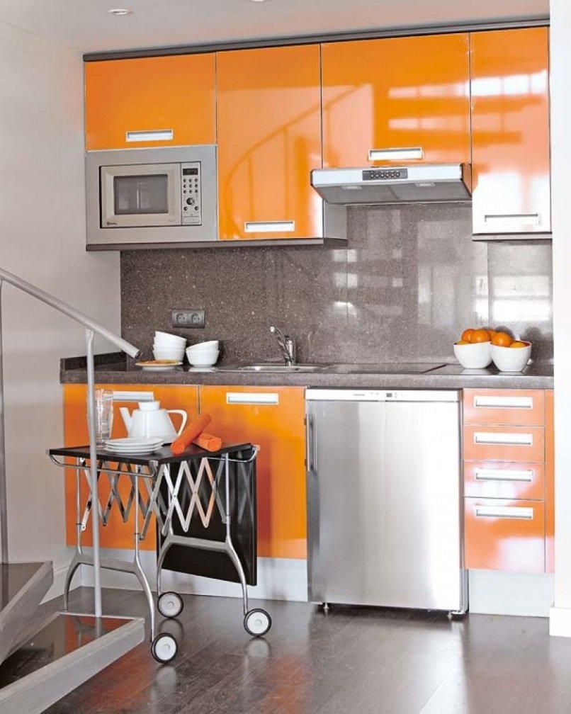 Оранжевая кухня в интерьере