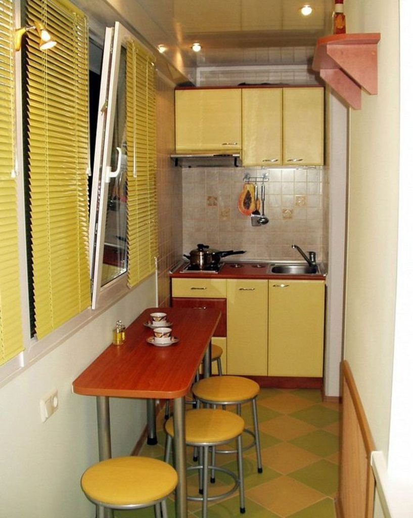 Кухня на маленьком балконе