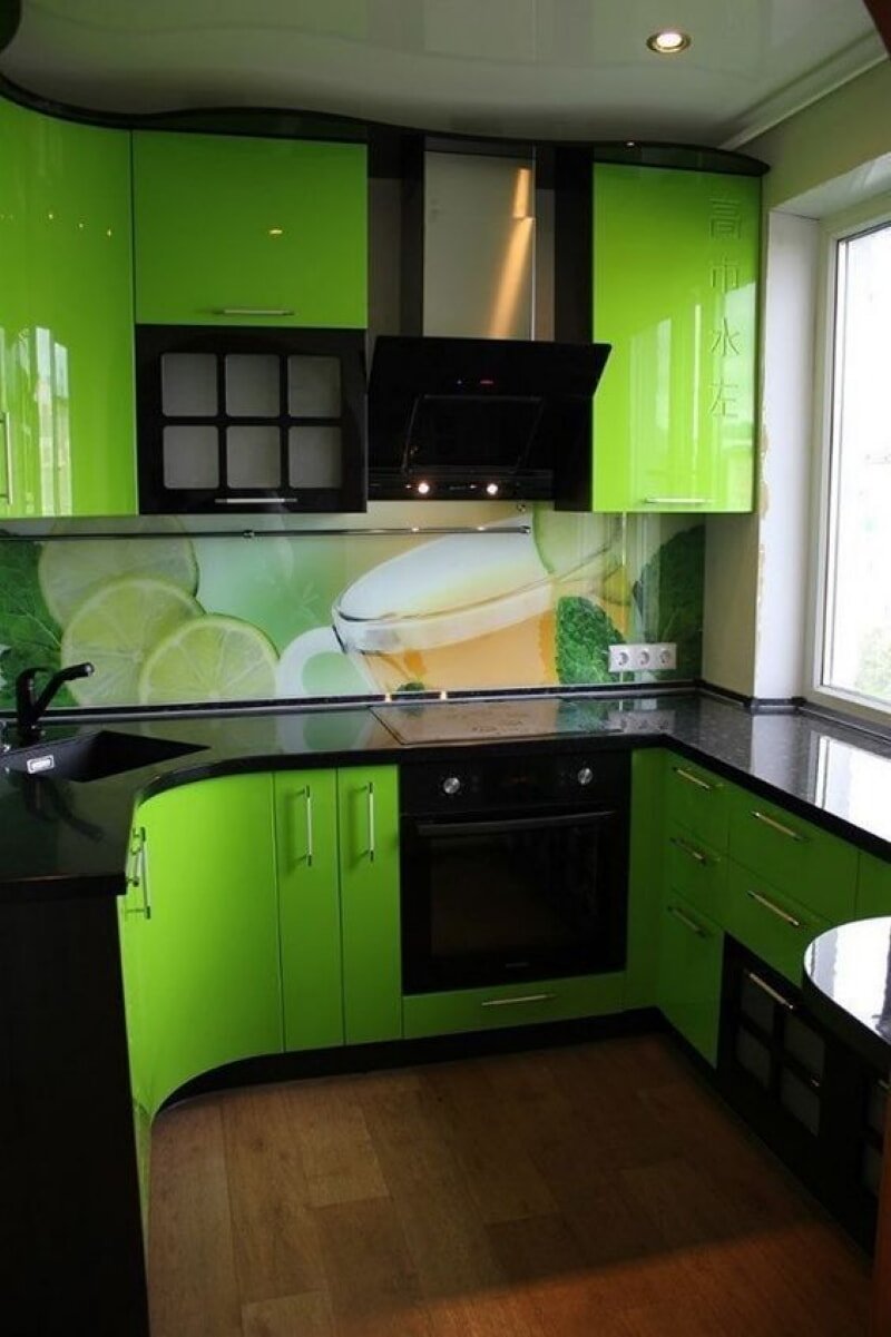 Кухонный гарнитур салатового цвета