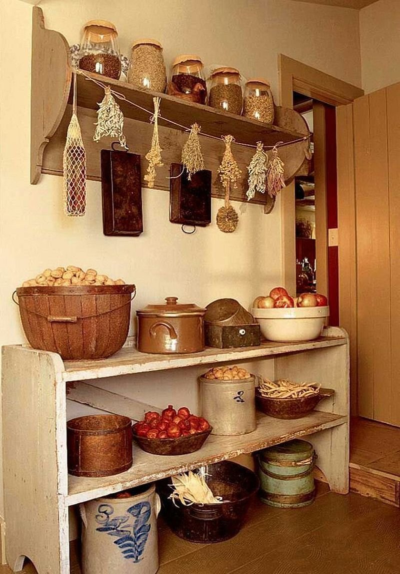 деревянные полки для кухни в деревенском стиле