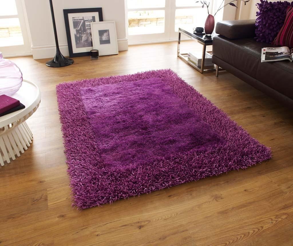 Фиолетовый ковер в интерьере