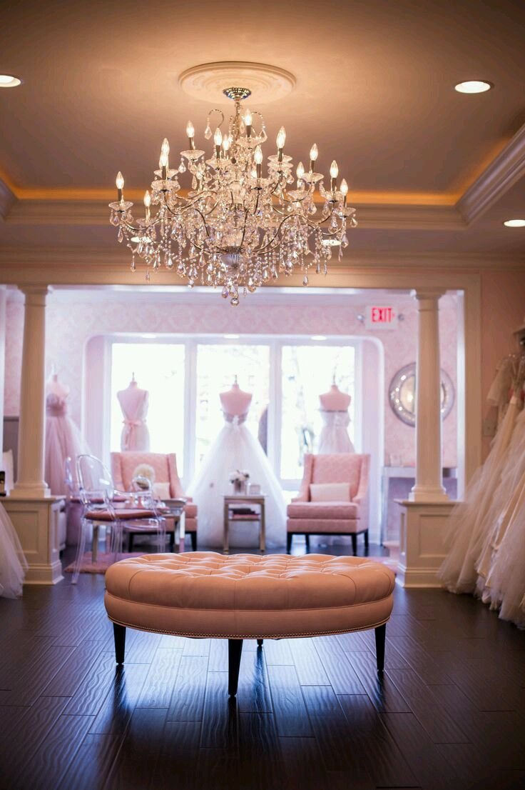 Лучшие интерьеры свадебных салонов