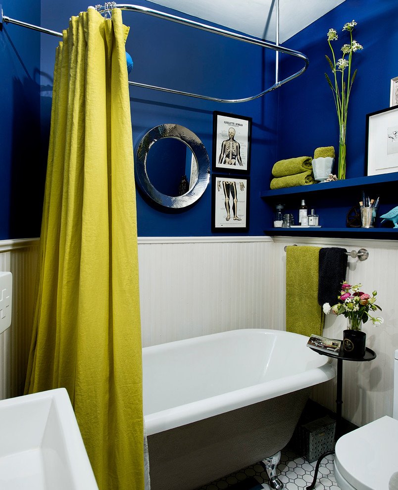 Синие стены в ванной