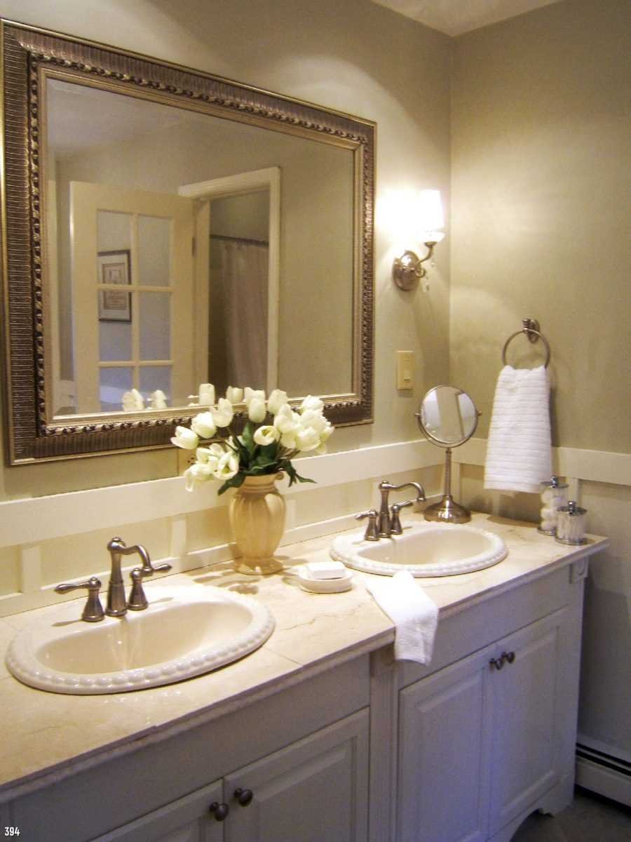 Красивое зеркало в ванную комнату