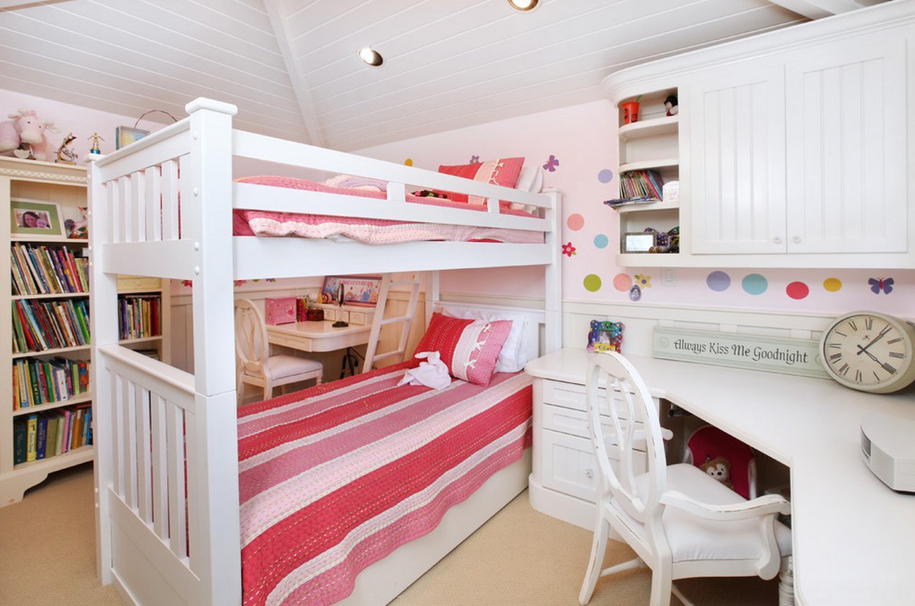 Комната для 2 девочек с двухъярусной кроватью