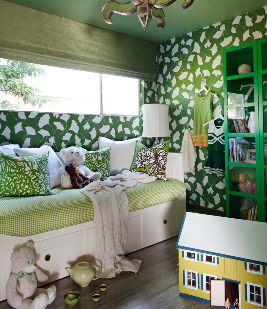 Детская комната в салатовом цвете