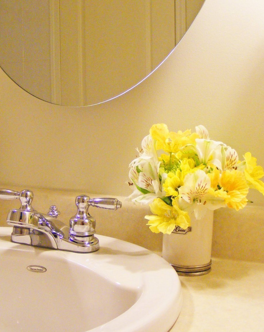 Декоративные цветы для ванной комнаты