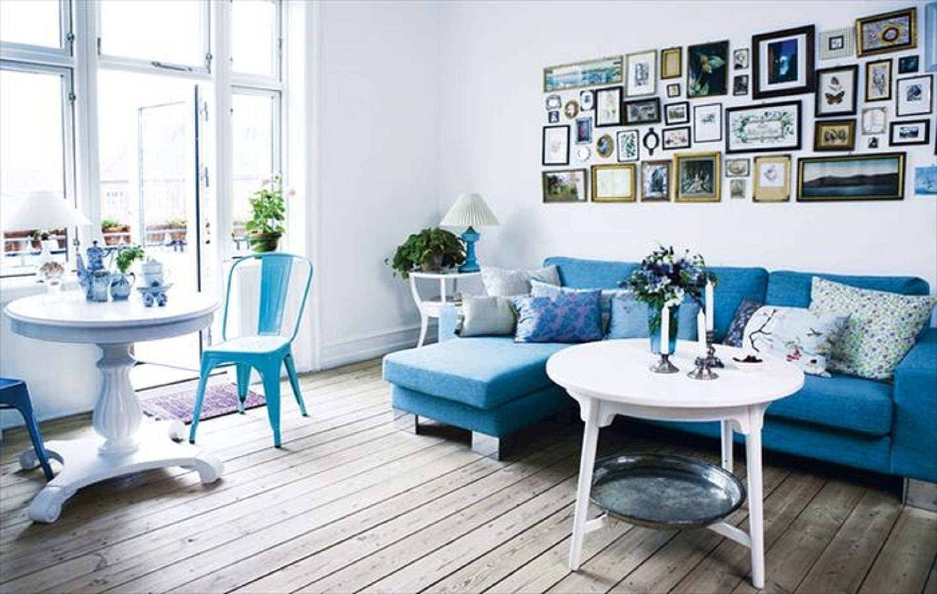 Синяя гостиная в скандинавском стиле