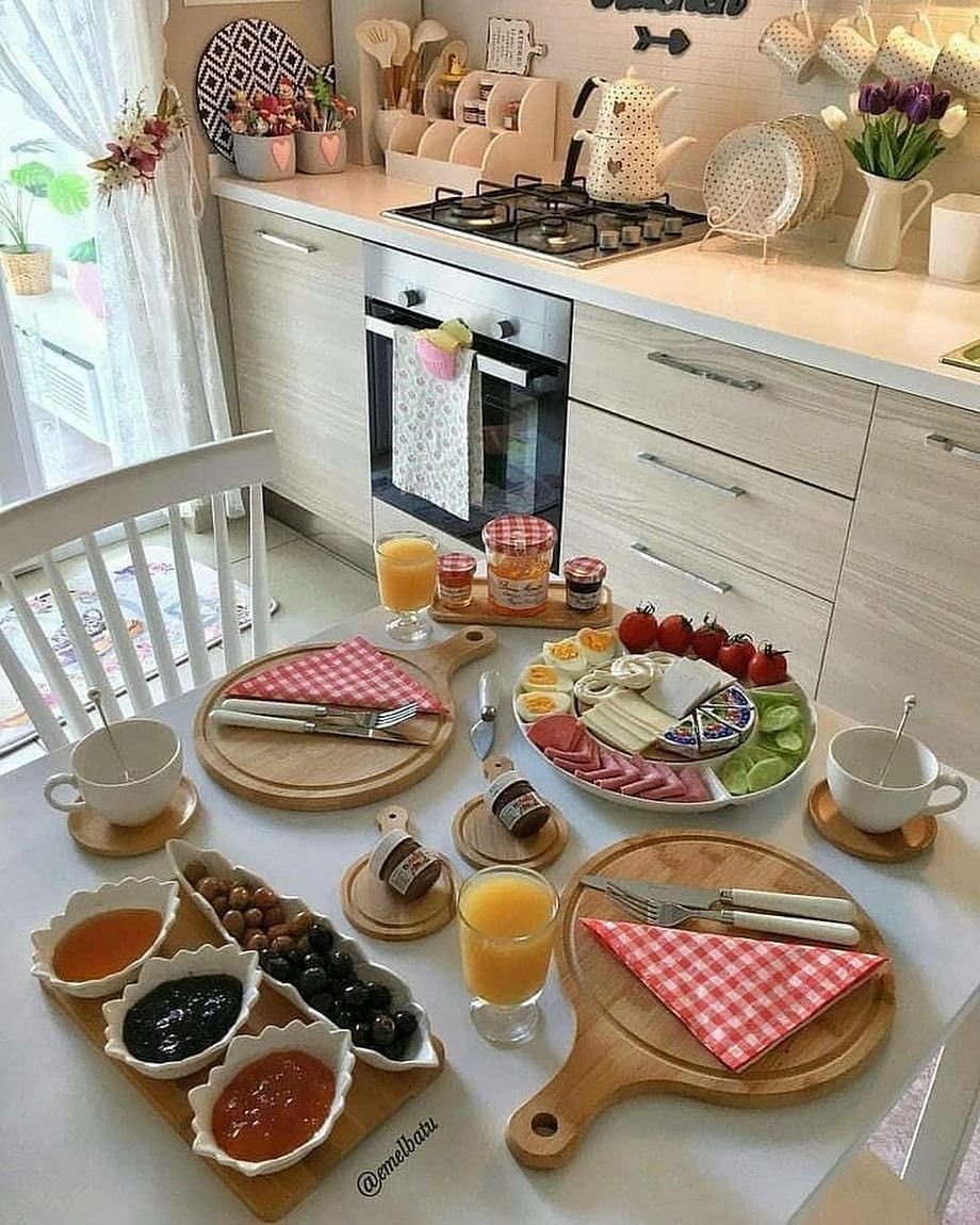 Завтрак на кухне