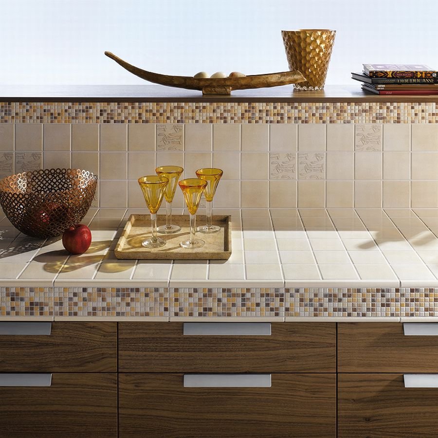 Столешница из мозаичной плитки на кухню