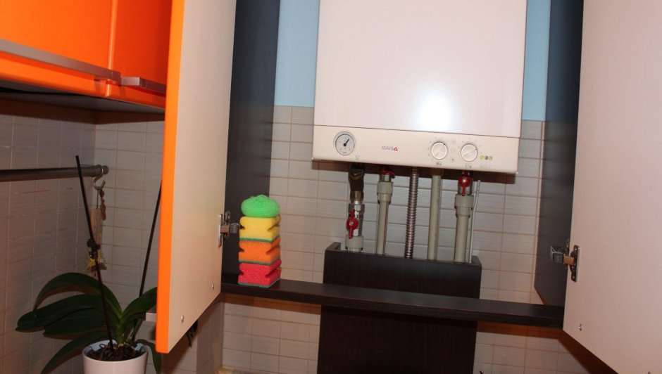 Двухконтурный газовый котел на кухне