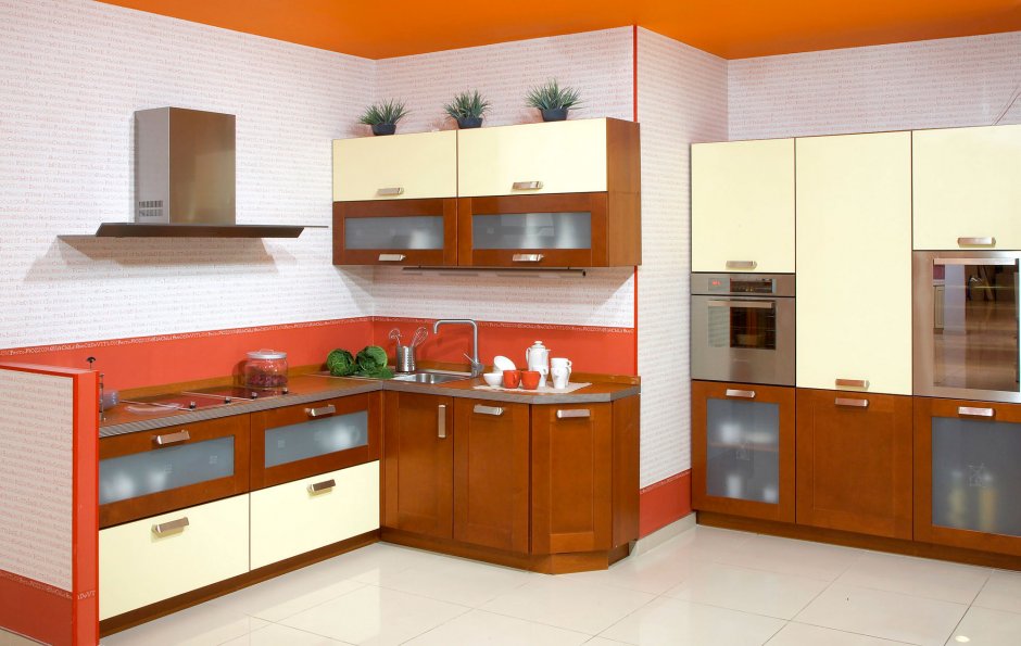 Кухонный гарнитур комбинированный в цвете