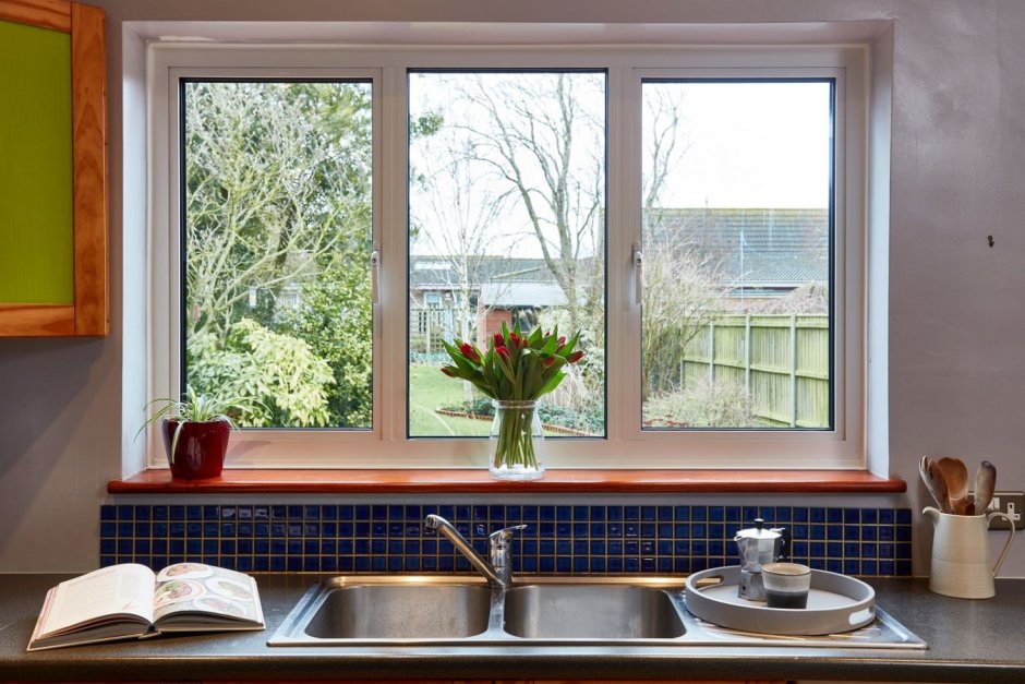 Окна пластиковые в дом для кухни