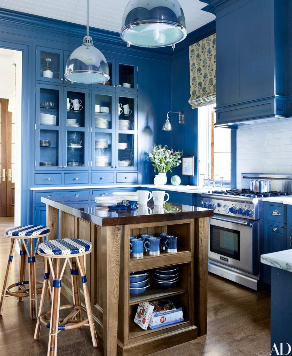 Интерьер кухни в синих тонах