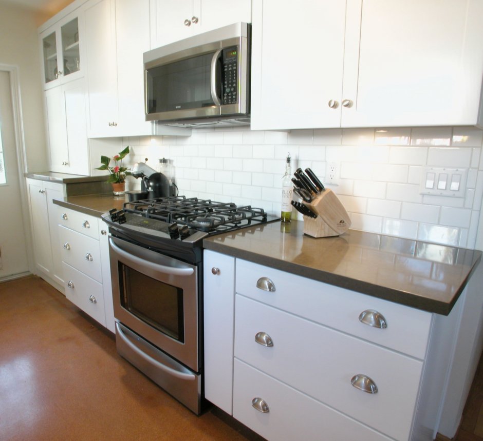 Кухонные гарнитуры с газовой плитой