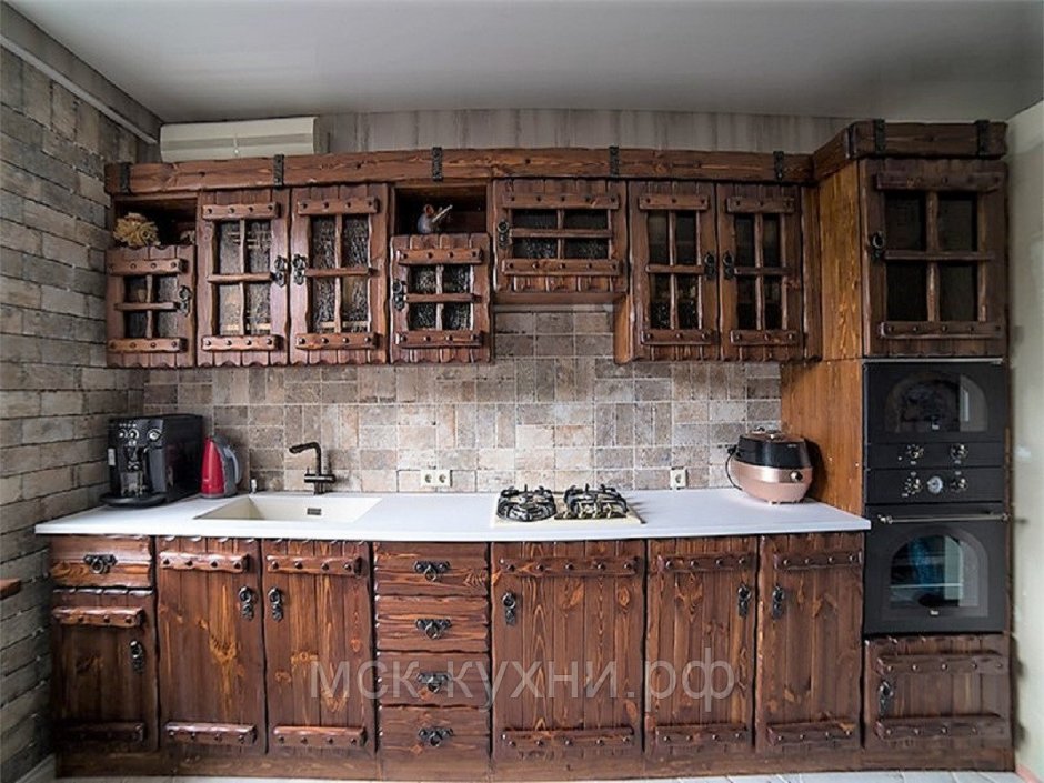 Кухонные гарнитуры из массива дерева