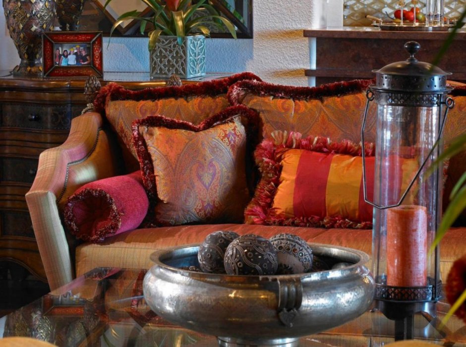 Марокканские подушки в интерьере