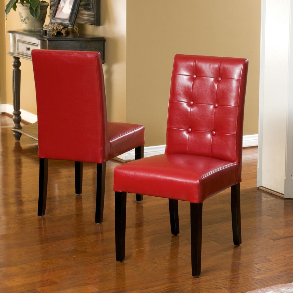 Красные стулья для кухни