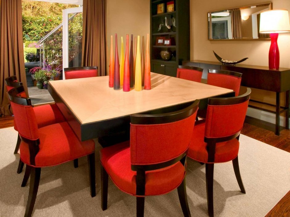 Красный стол в интерьере кухни