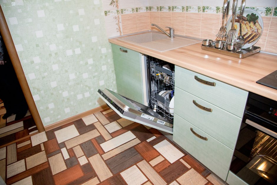Кухонные гарнитуры со встроенной посудомоечной машиной